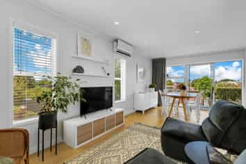 2/267 Meola Road, Point Chevalier
