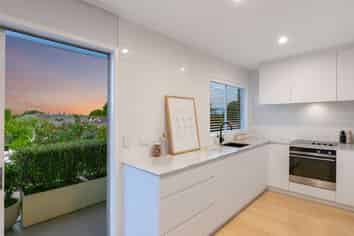2/267 Meola Road, Point Chevalier
