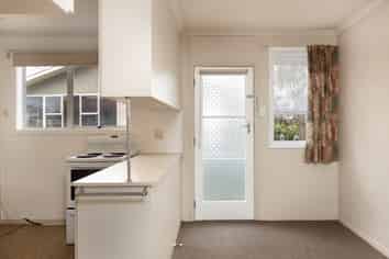 2/12 Newbourne Crescent, Redwoodtown
