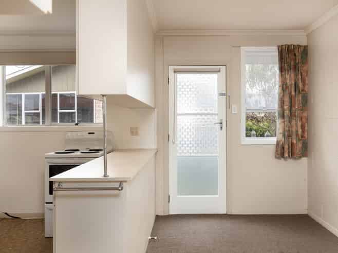 2/12 Newbourne Crescent, Redwoodtown