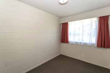 2/12 Newbourne Crescent, Redwoodtown
