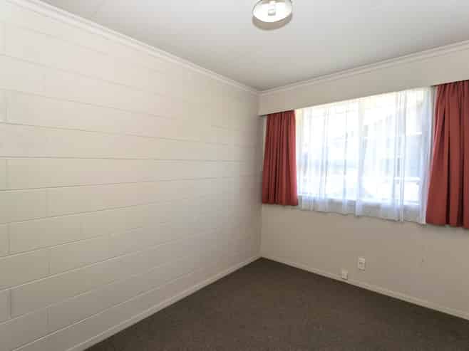 2/12 Newbourne Crescent, Redwoodtown