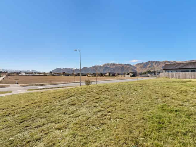 2 Bradshaw Street, Lake Hawea