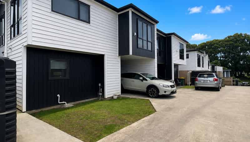 9B Julian Place, Otara