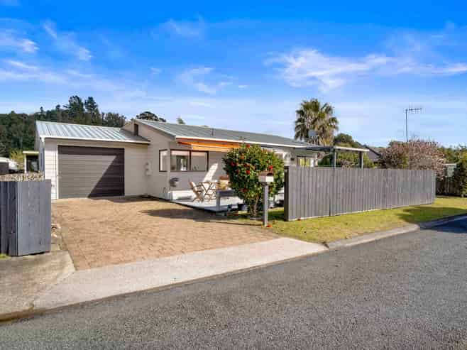 111a McKellar Place, Whangamata