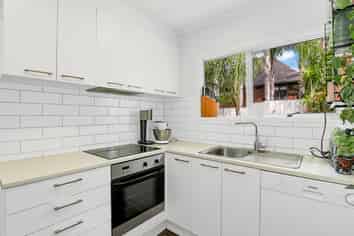 6/27 Wright Road, Point Chevalier