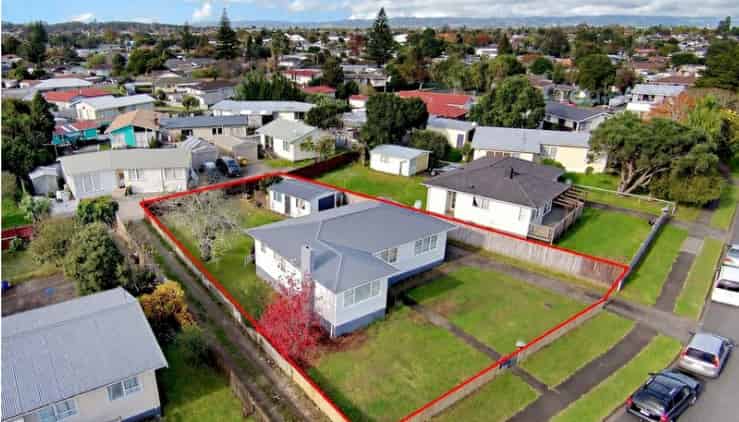 58 Addington Avenue, Manurewa