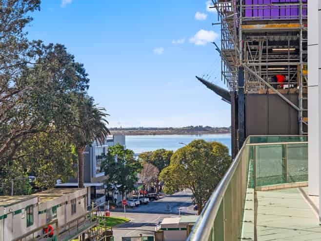 202/6 Durham Street (Kingsview Apartments), Tauranga Central