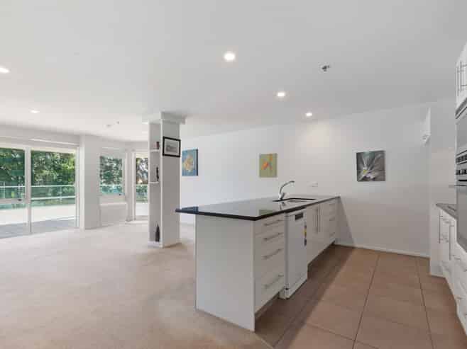 202/6 Durham Street (Kingsview Apartments), Tauranga Central