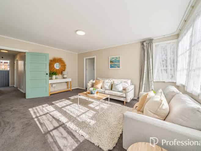 1306 High Street, Taita