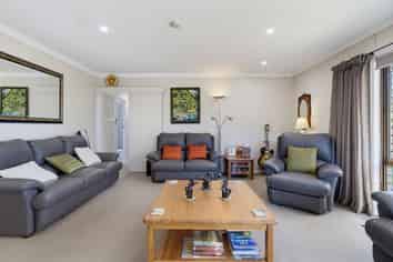 2/18 Glengowan Place, Conifer Grove
