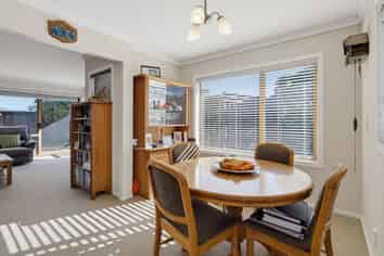 2/18 Glengowan Place, Conifer Grove