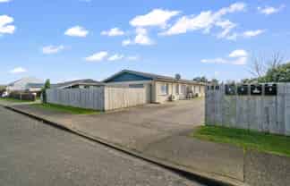 1-4/158 Crinan Street, Appleby