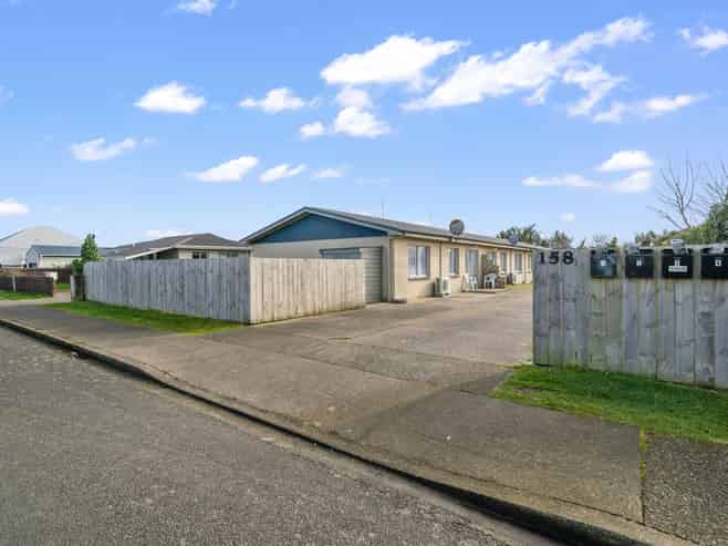 1-4/158 Crinan Street, Appleby
