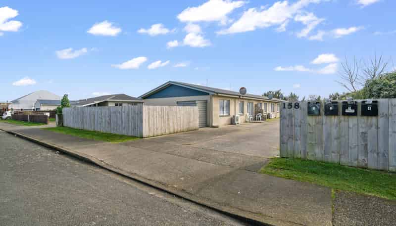 1-4/158 Crinan Street, Appleby