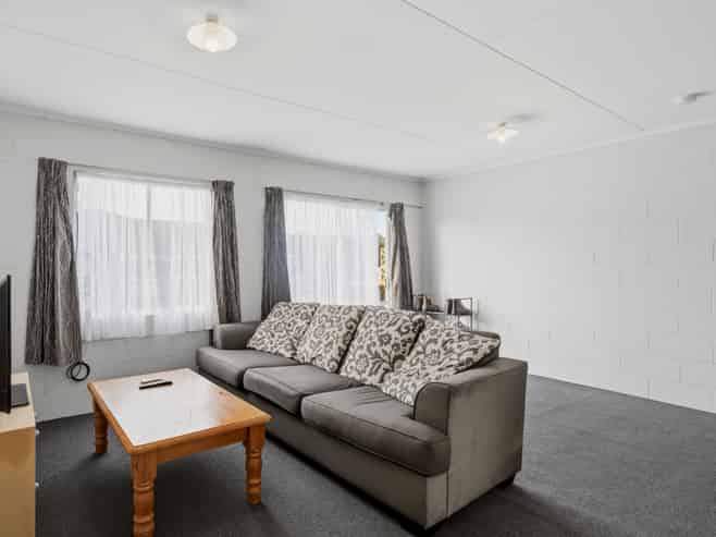 1-4/158 Crinan Street, Appleby