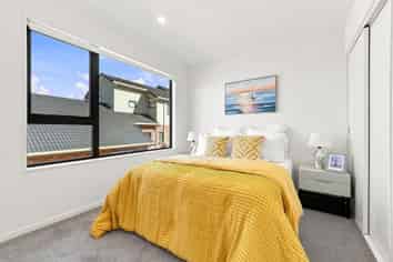 2 & 3/31 Booralee Avenue, Botany Downs