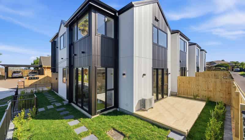 3 & 4/31 Booralee Avenue, Botany Downs