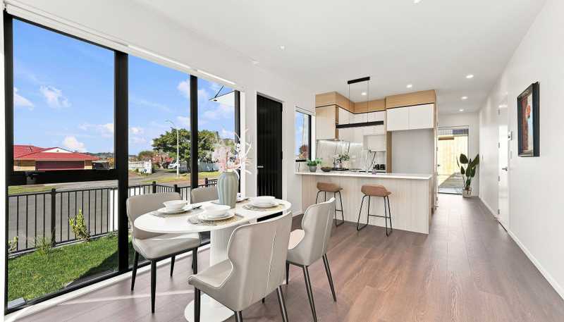 2 & 3/31 Booralee Avenue, Botany Downs