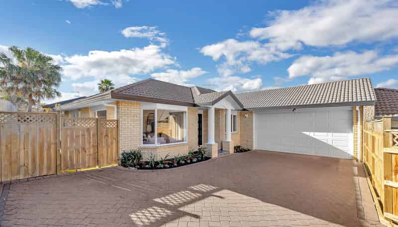 5 & 5A Ballydonegan Rise, East Tamaki