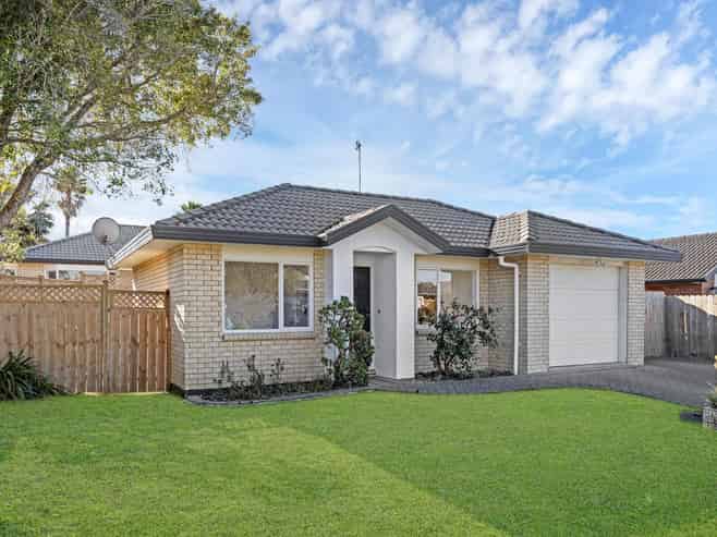 5 & 5A Ballydonegan Rise, East Tamaki