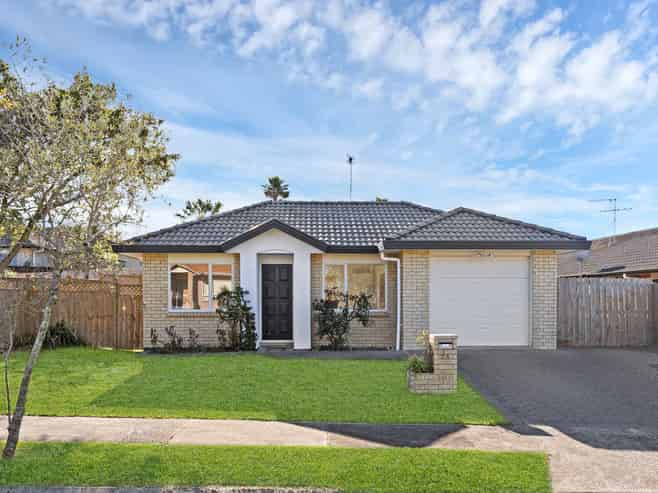 5 & 5A Ballydonegan Rise, East Tamaki