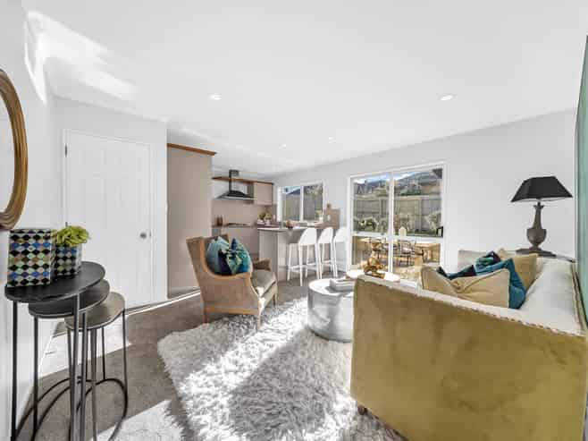 5 & 5A Ballydonegan Rise, East Tamaki