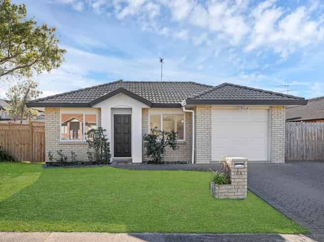 5 & 5A Ballydonegan Rise, East Tamaki