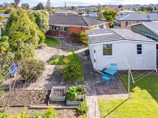 8 Raine Street, Whanganui East
