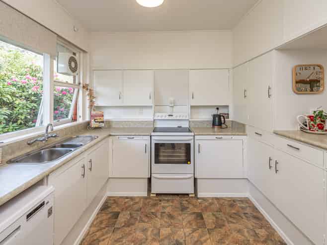 8 Raine Street, Whanganui East