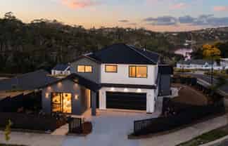 11 Awanui Road, Red Beach