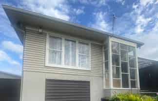 62 Christmas Road, Manurewa East