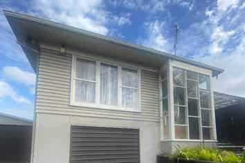 62 Christmas Road, Manurewa East