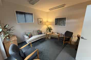 Well-presented compact office, Bridge Street