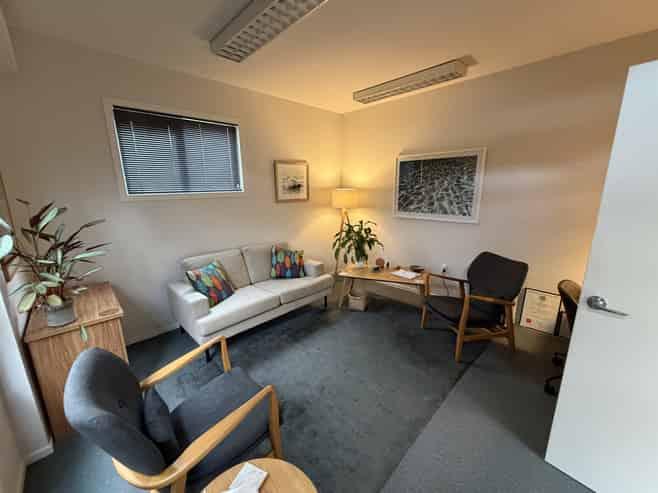 Well-presented compact office, Bridge Street
