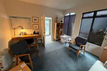 Well-presented compact office, Bridge Street
