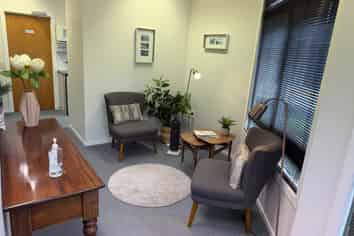 Well-presented compact office, Bridge Street