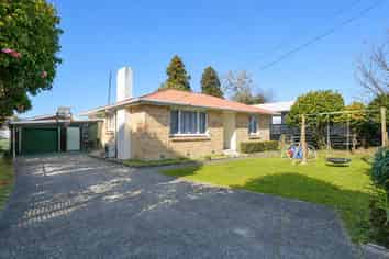 154 Clayton Road, Mangakakahi
