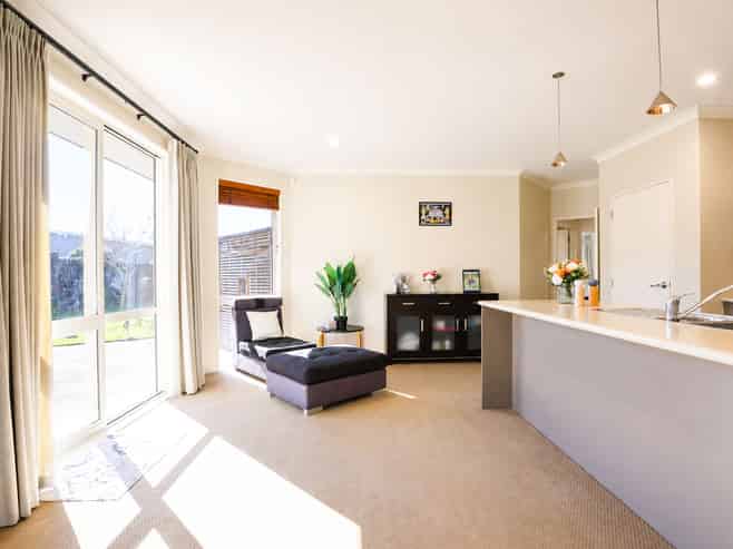 5 Wiltshire Drive, Huntington