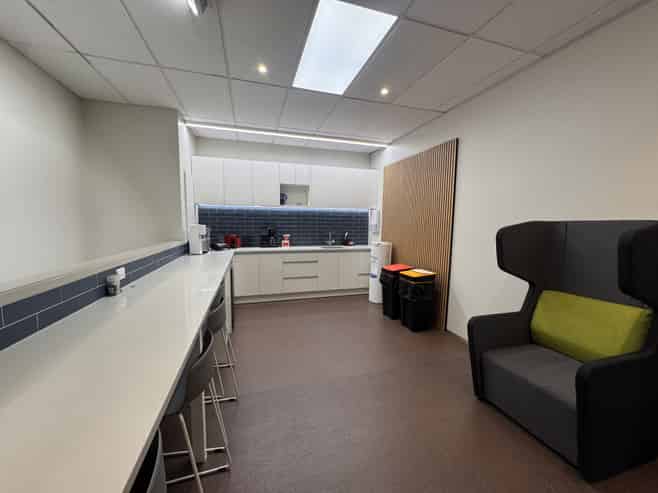 845sqm A-Grade Unit + Ample Parking