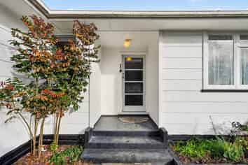 10 Surrey Street, Solway