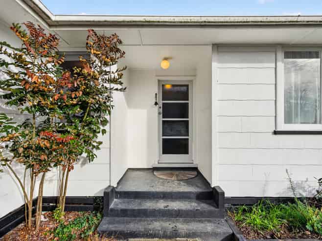10 Surrey Street, Solway