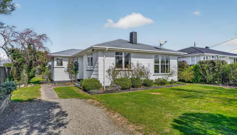 10 Surrey Street, Solway