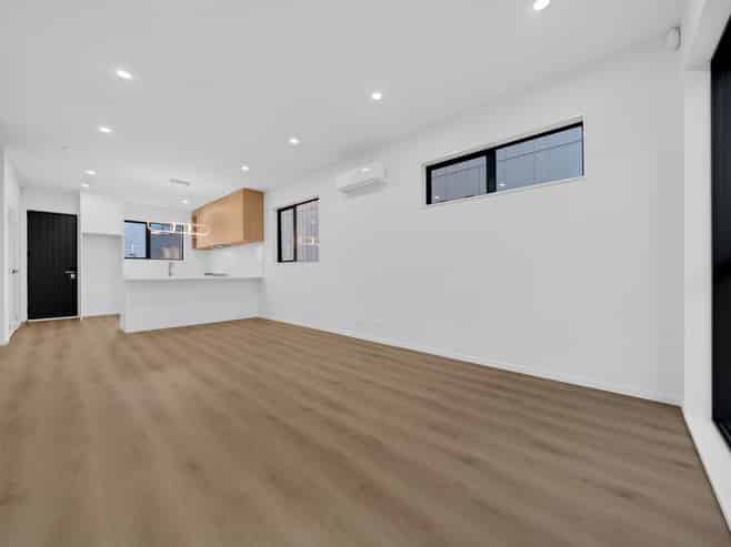 22 Whare Kauri Road, Papakura