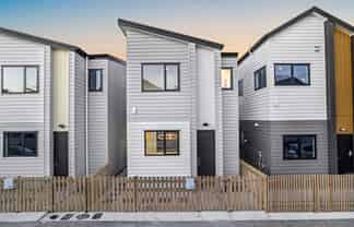 22 Whare Kauri Road, Papakura