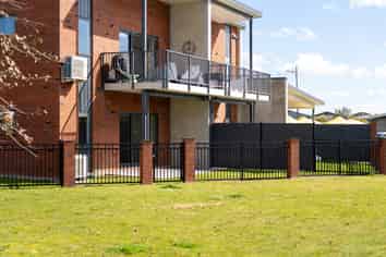 2/49 Pengover Avenue, Cambridge