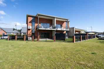 2/49 Pengover Avenue, Cambridge