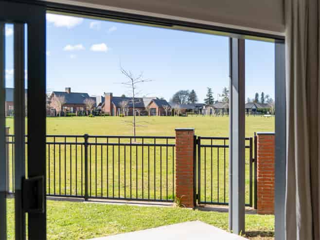 2/49 Pengover Avenue, Cambridge