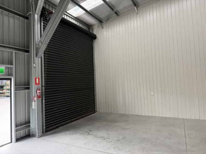 High-stud warehouse with 3-phase