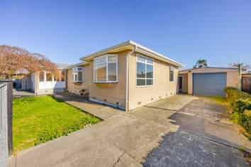 805 Park Road South, Akina